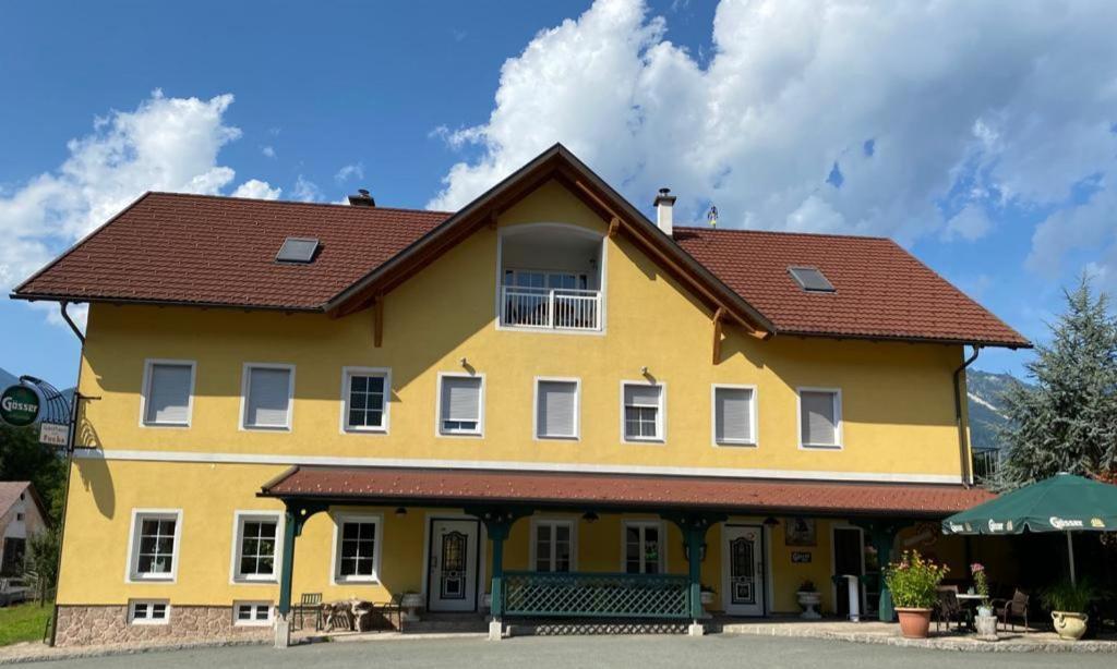 Gasthaus Zum Fuchs - Familie Andrae Hermagor-Pressegger See Buitenkant foto