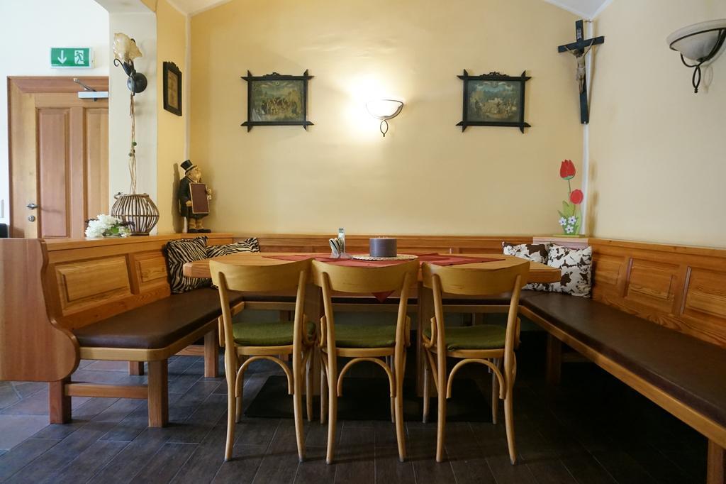 Gasthaus Zum Fuchs - Familie Andrae Hermagor-Pressegger See Buitenkant foto