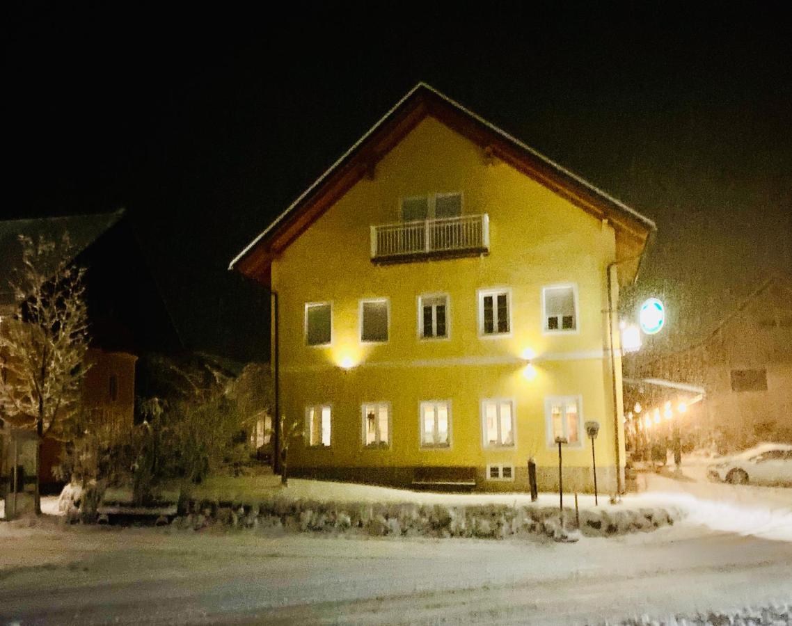 Gasthaus Zum Fuchs - Familie Andrae Hermagor-Pressegger See Buitenkant foto