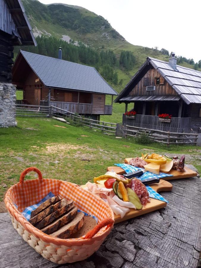 Gasthaus Zum Fuchs - Familie Andrae Hermagor-Pressegger See Buitenkant foto